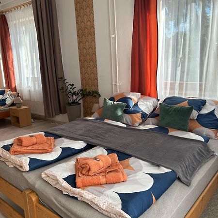 Appartement Tavaszpart Vendeghaz à Szeged Extérieur photo