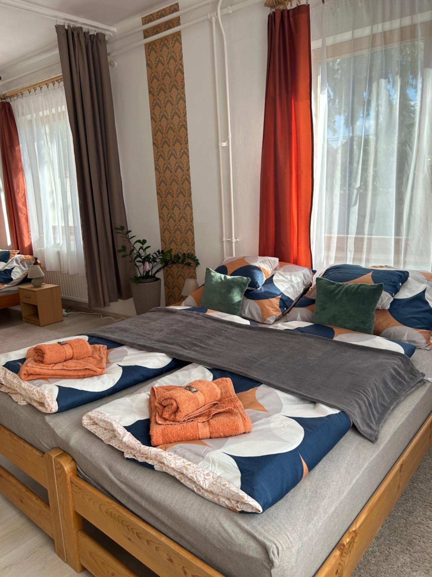 Appartement Tavaszpart Vendeghaz à Szeged Extérieur photo