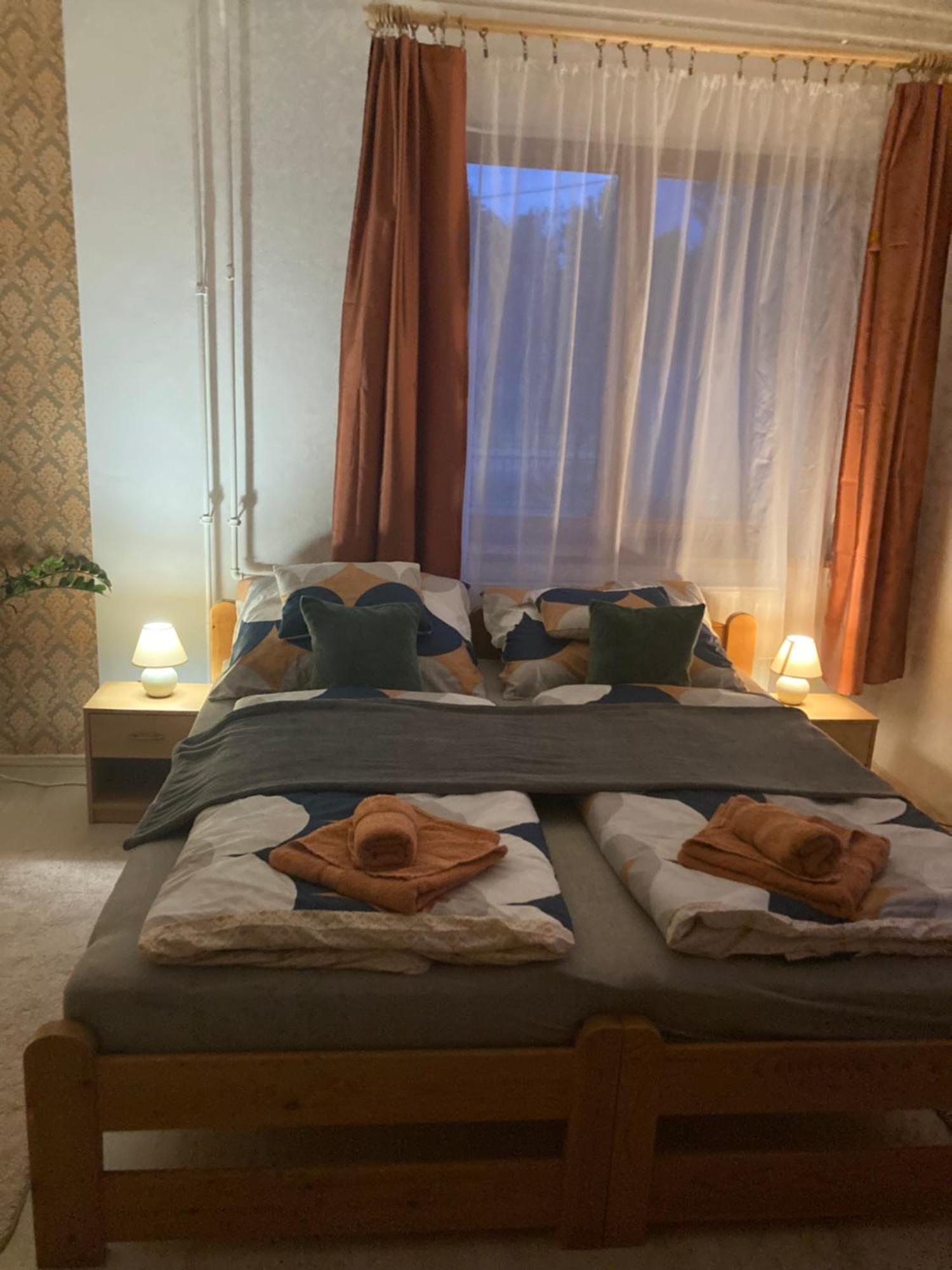Appartement Tavaszpart Vendeghaz à Szeged Extérieur photo