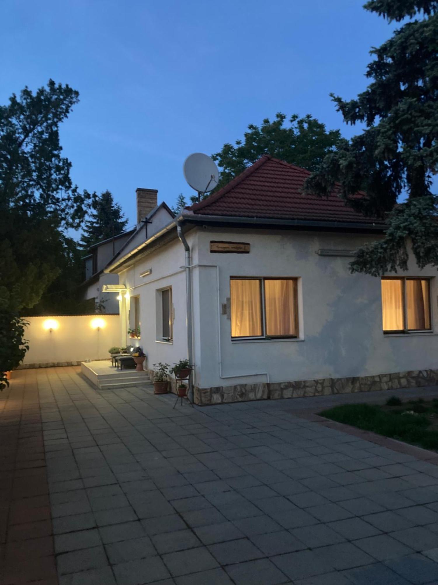 Appartement Tavaszpart Vendeghaz à Szeged Extérieur photo