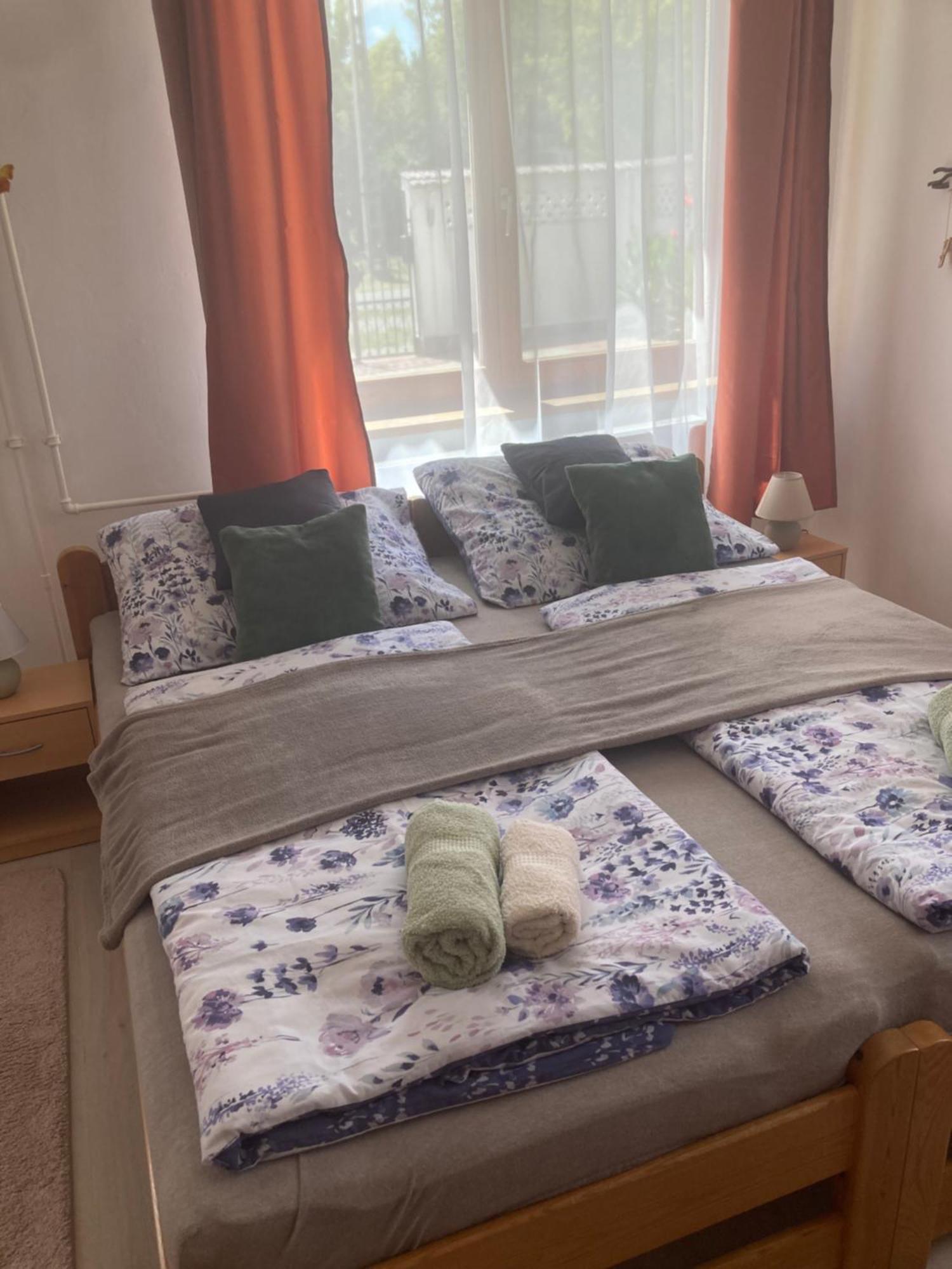 Appartement Tavaszpart Vendeghaz à Szeged Extérieur photo
